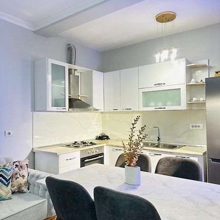 Bllok: Central Cozy Stay, 24/7 Self Check-In Tirana Buitenkant foto