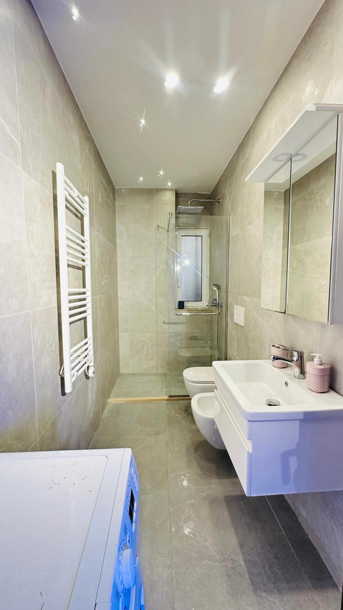 Bllok: Central Cozy Stay, 24/7 Self Check-In Tirana Buitenkant foto
